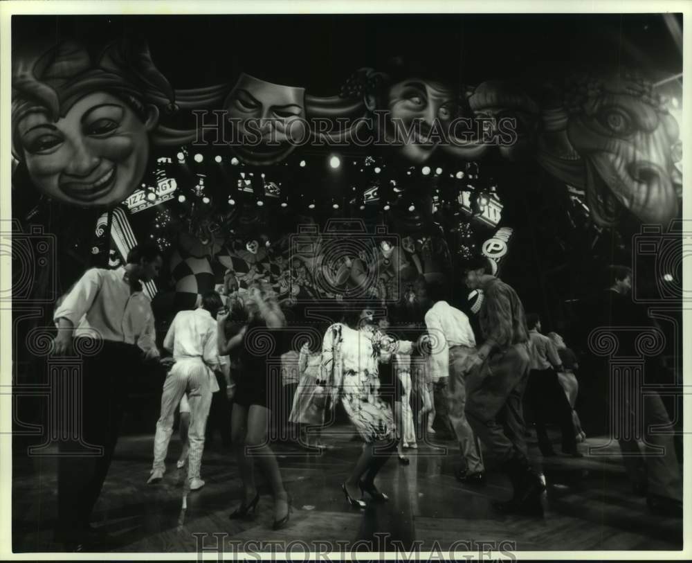 1989 Press Photo Mannequins at Walt Disney World&#39;s Pleasure Island in Florida- Historic Images