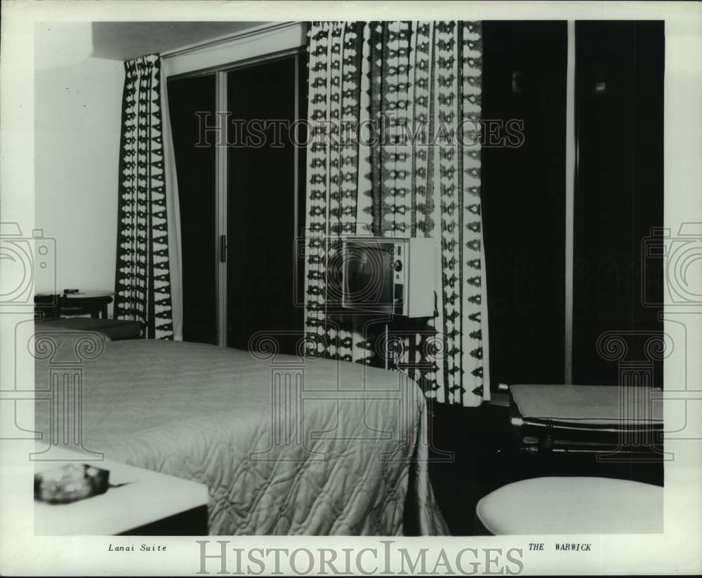 1964 Press Photo Lanai Suite Room In the Warwick Hotel, Houston - hca59965- Historic Images