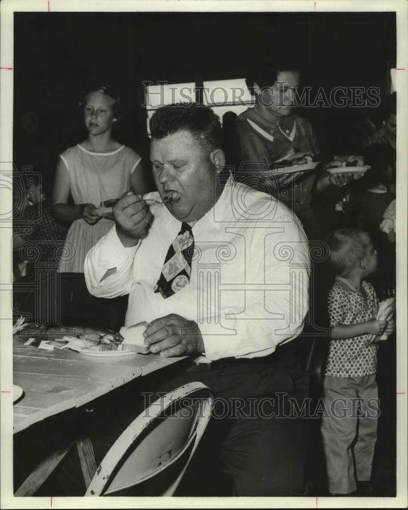 1961 Press Photo Community meal at Czech Day in Wallis, Texas - hca60098- Historic Images