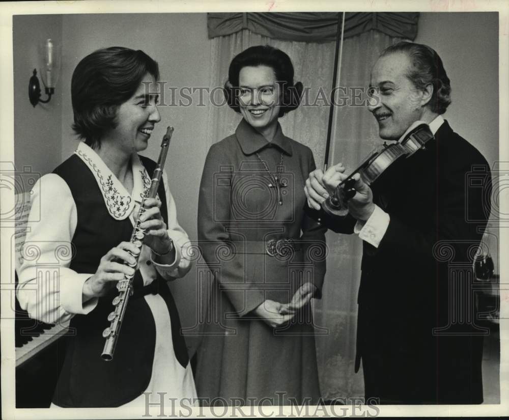 1973 Press Photo Supporters and Performers of Young Audiences, Inc of Houston- Historic Images