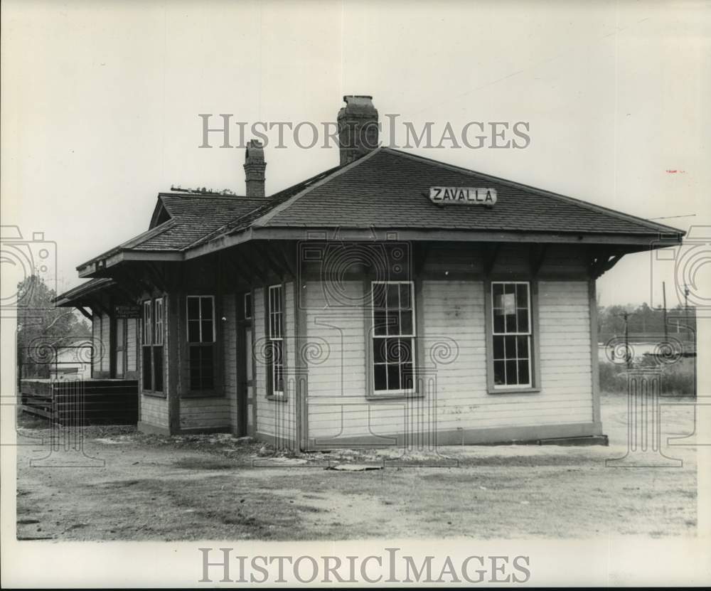 1962 Press Photo A building in Zavalla, Texas - hca60466- Historic Images