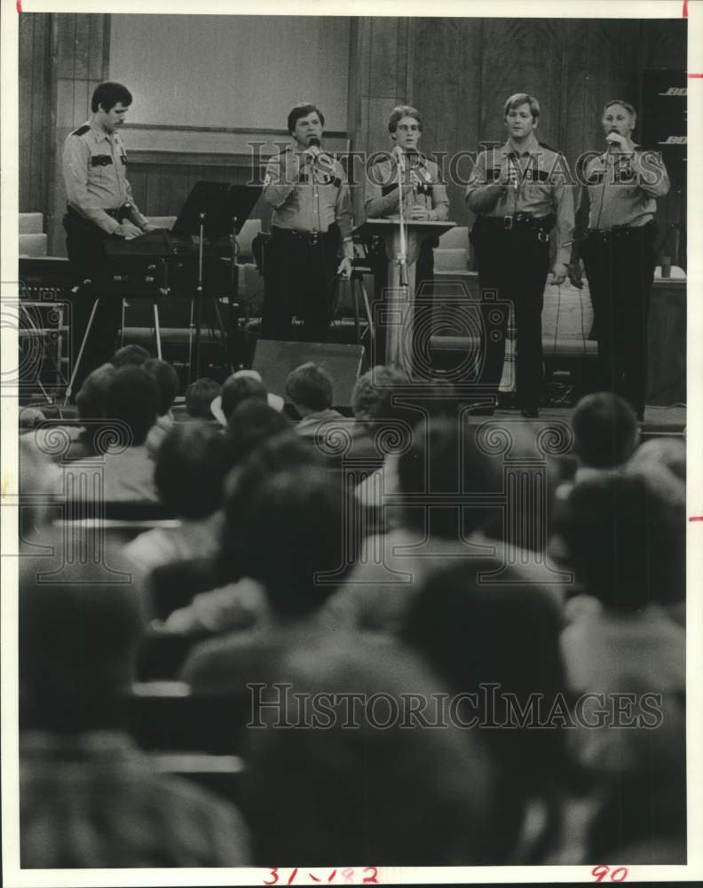 1983 Press Photo Members of &quot;The Peacemakers&quot; Police Gospel Singing Group- Historic Images