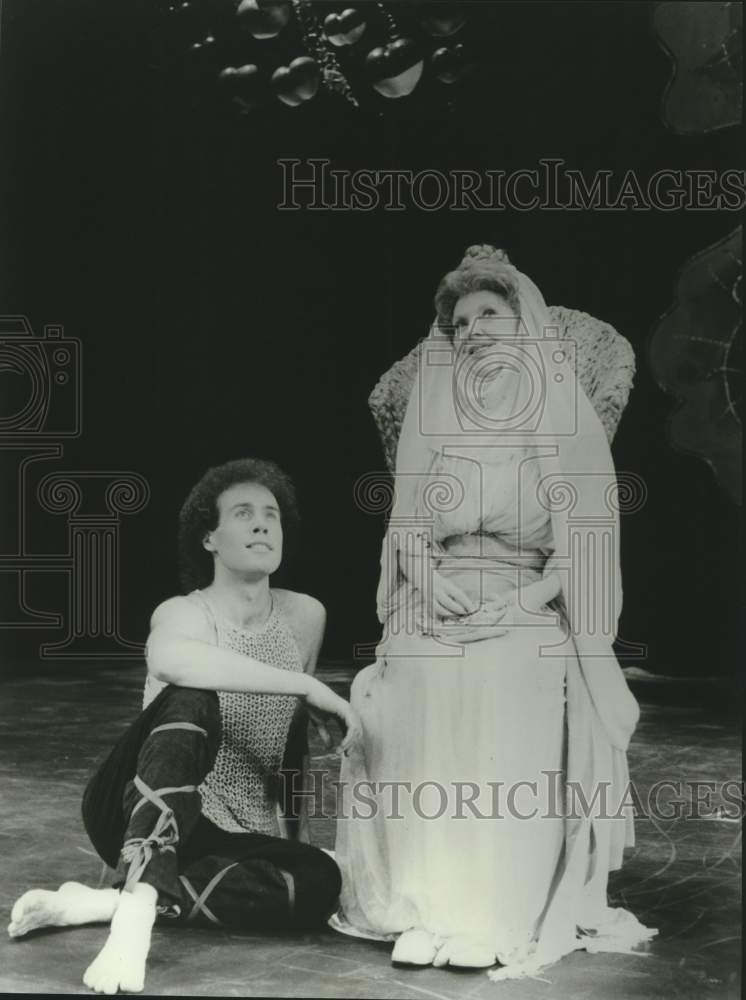 1986 Press Photo Sam Scalamoni &amp; Betty Ann Grove in Musical &quot;Pippin&quot; - hca60632- Historic Images