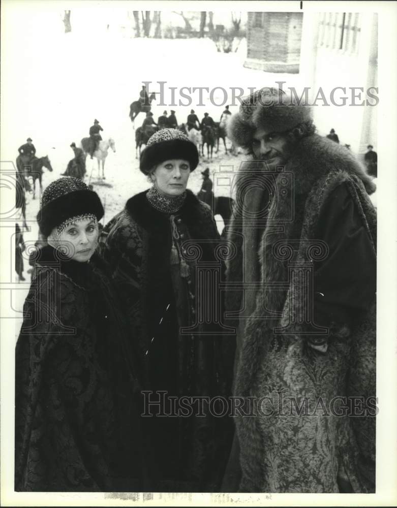 1985 Press Photo Lilli Palmer, Vanessa Redgrave &amp; Omar Sharif in Peter the Great- Historic Images