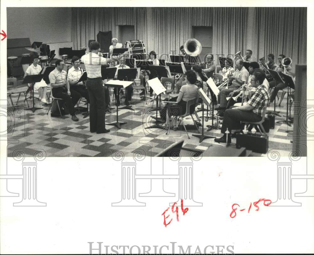 1980 Press Photo Pasadena Municipal Concert band practice at San Jacinto College- Historic Images