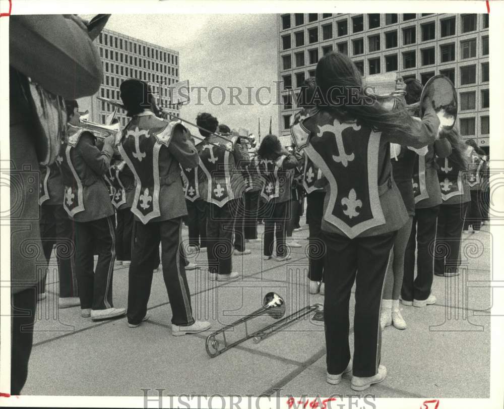 1980 Press Photo Pasadena high school bands perform in Houston, Texas- Historic Images