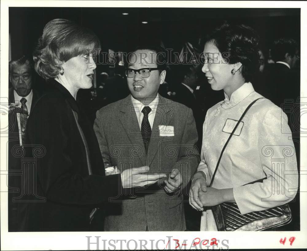 1983 Press Photo Attorney Diana Marshall, Zhang Zongxu and Zhang Jinghong- Historic Images