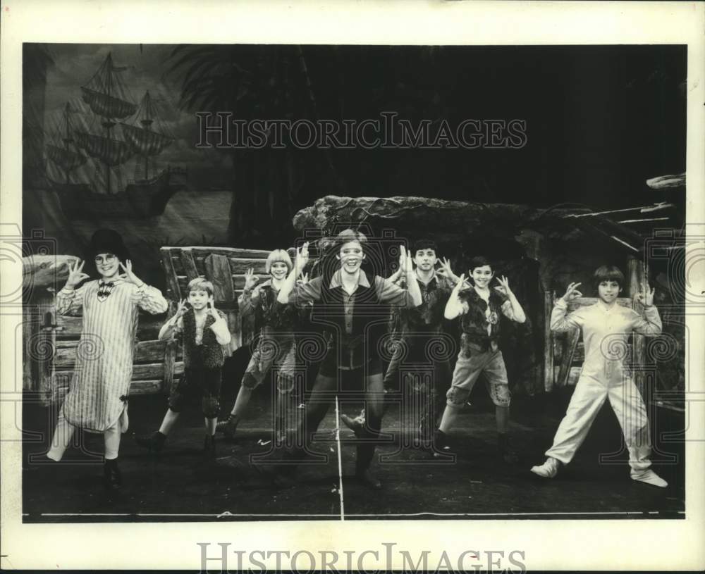 1983 Press Photo Dance scene from the play &quot;Peter Pan&quot; - hca61762- Historic Images