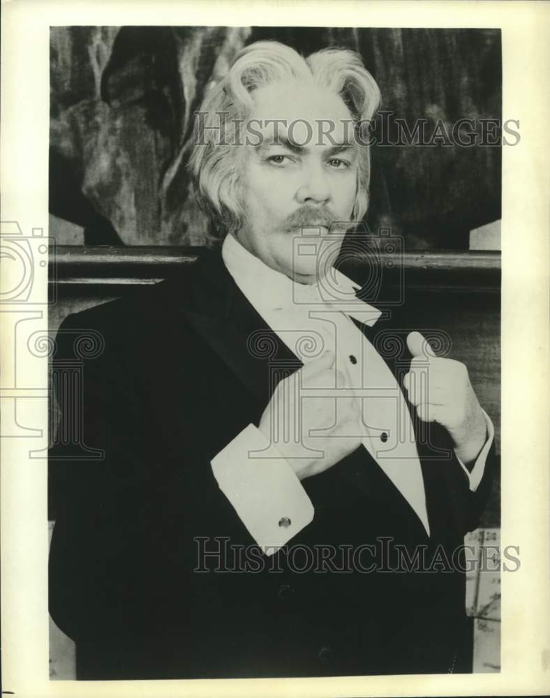 1988 Press Photo Actor Rip Taylor as &quot;Mr. Darling&quot; in musical play &quot;Peter Pan&quot;- Historic Images