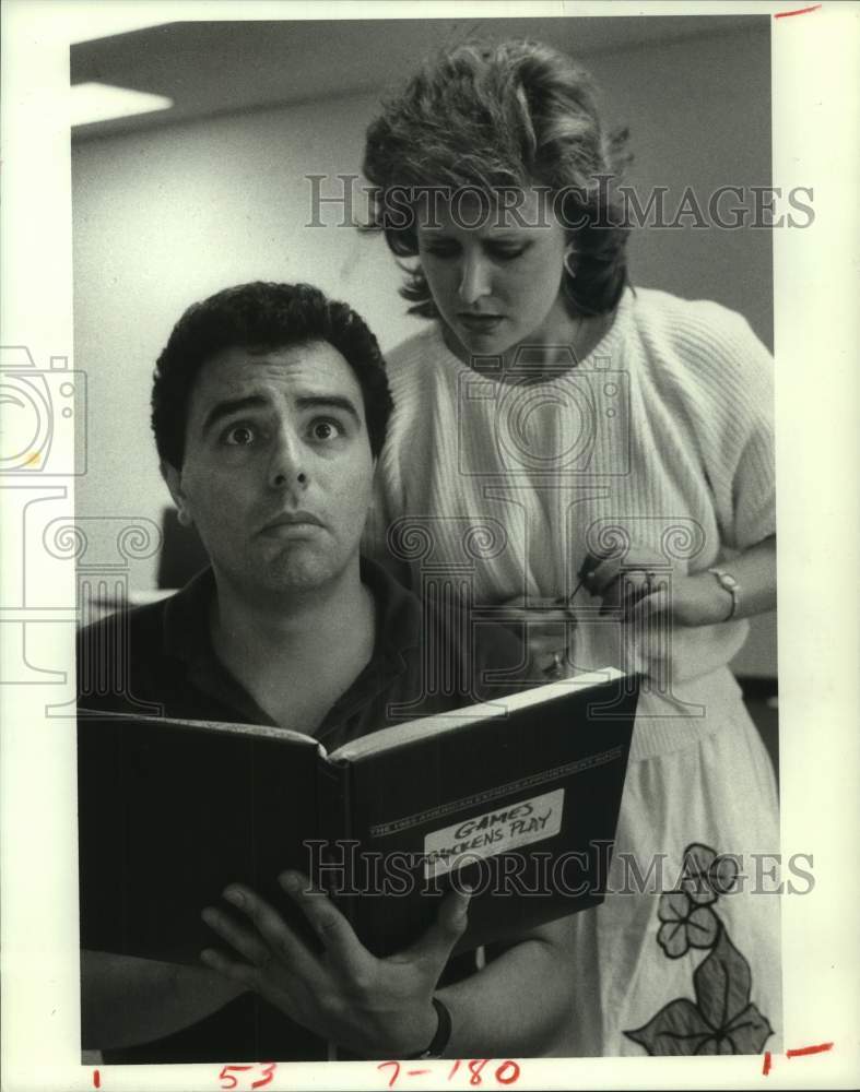 1985 Press Photo Don Bernardini, Jan Grissom; Texas Opera's "Chicken Little"- Historic Images