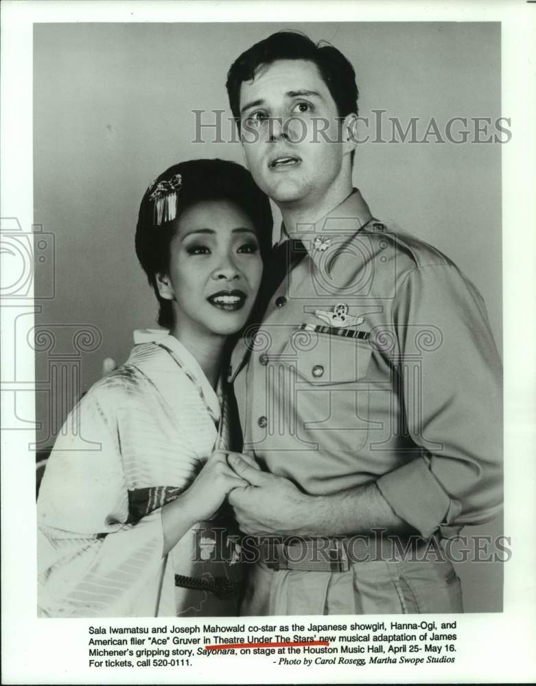 1993 Press Photo Sala Iwamatsu, Joseph Mahowald in &quot;Sayonara&quot; Houston Music Hall- Historic Images