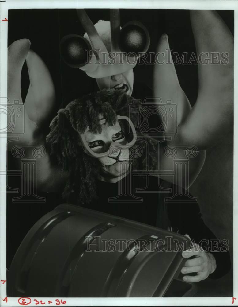 1997 Press Photo Mick Corley and Alicia Church - Texas Mime Theatre production- Historic Images