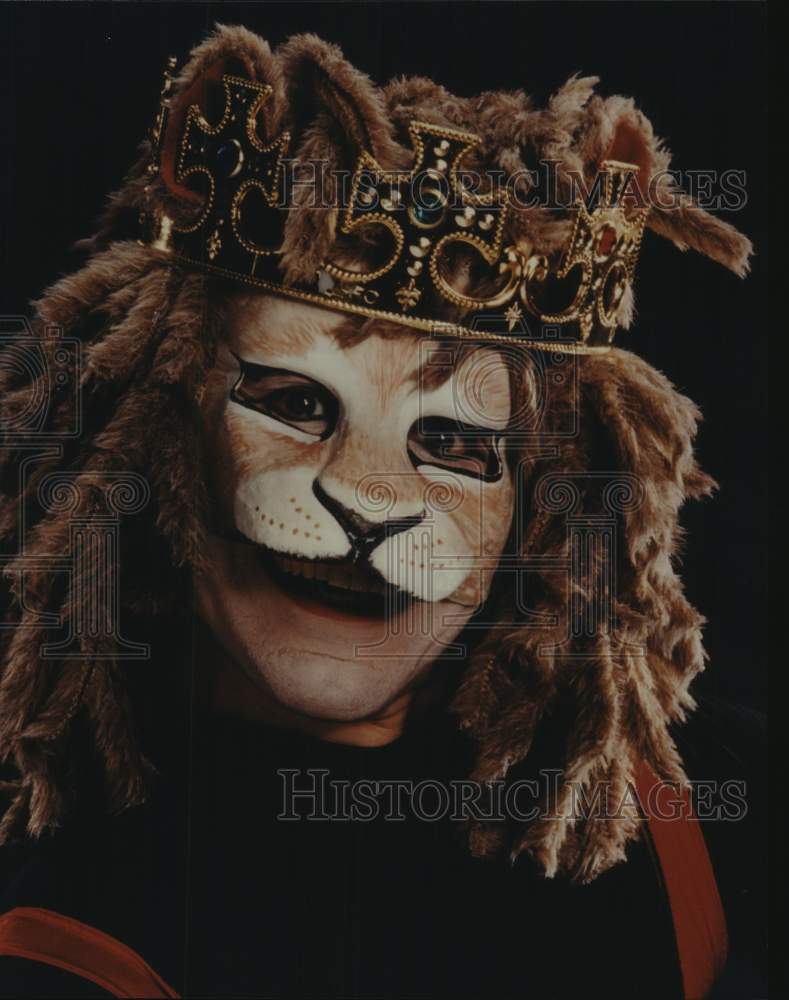 1997 Press Photo Mick Corley in &quot;Carnival of the Animals&quot; by Texas Mime Theatre- Historic Images