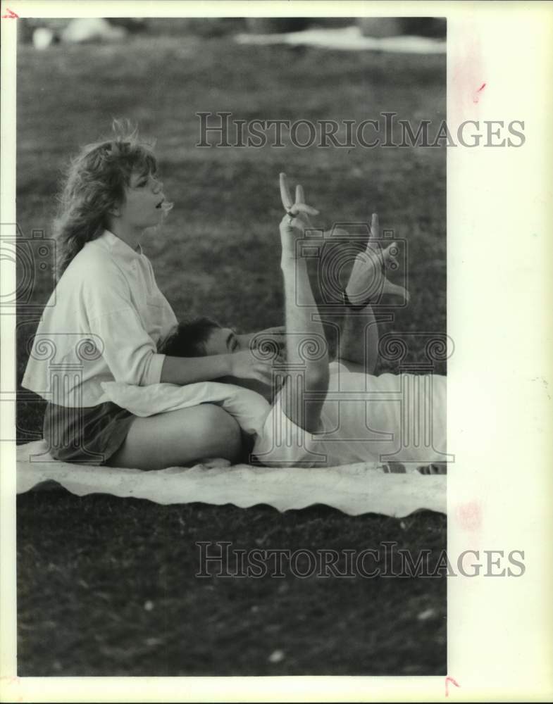 1988 Press Photo Sherry Motes and Clay Fritsch - Miller Outdoor Theater, Houston- Historic Images