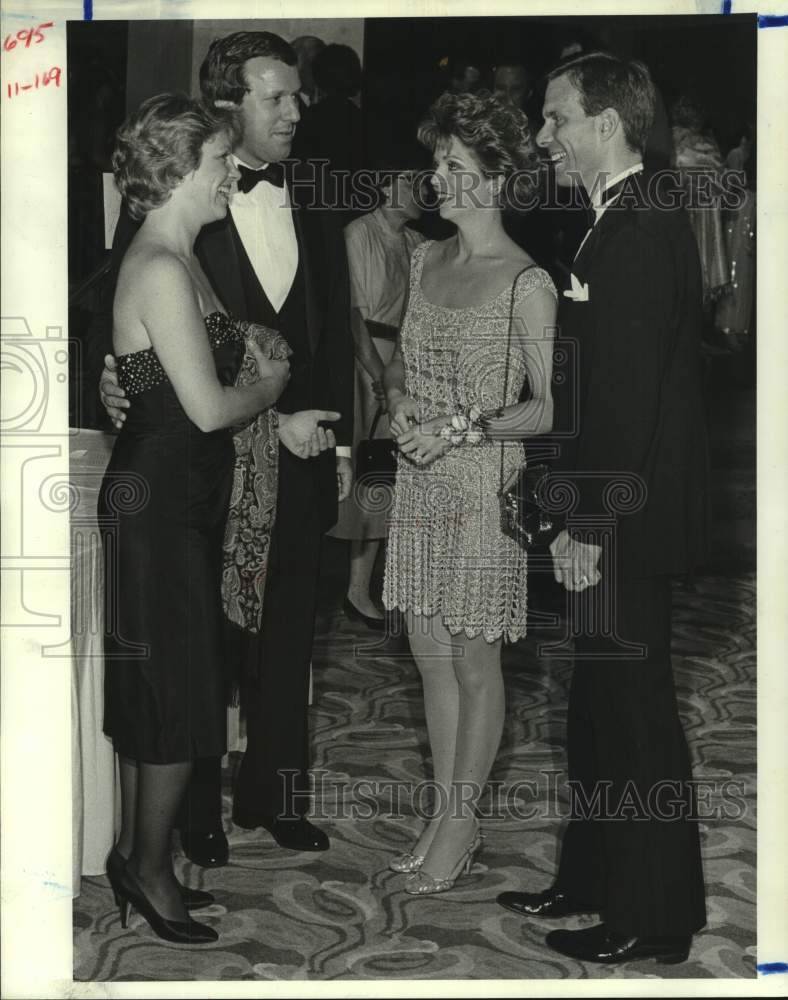 1983 Press Photo Houston opera-goers at the Four Seasons - hca62318- Historic Images