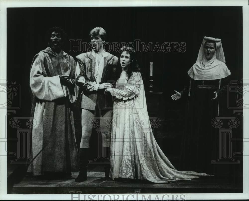1990 Press Photo Texas Opera Theater Cast Members In "Romeo and Juliet"- Historic Images