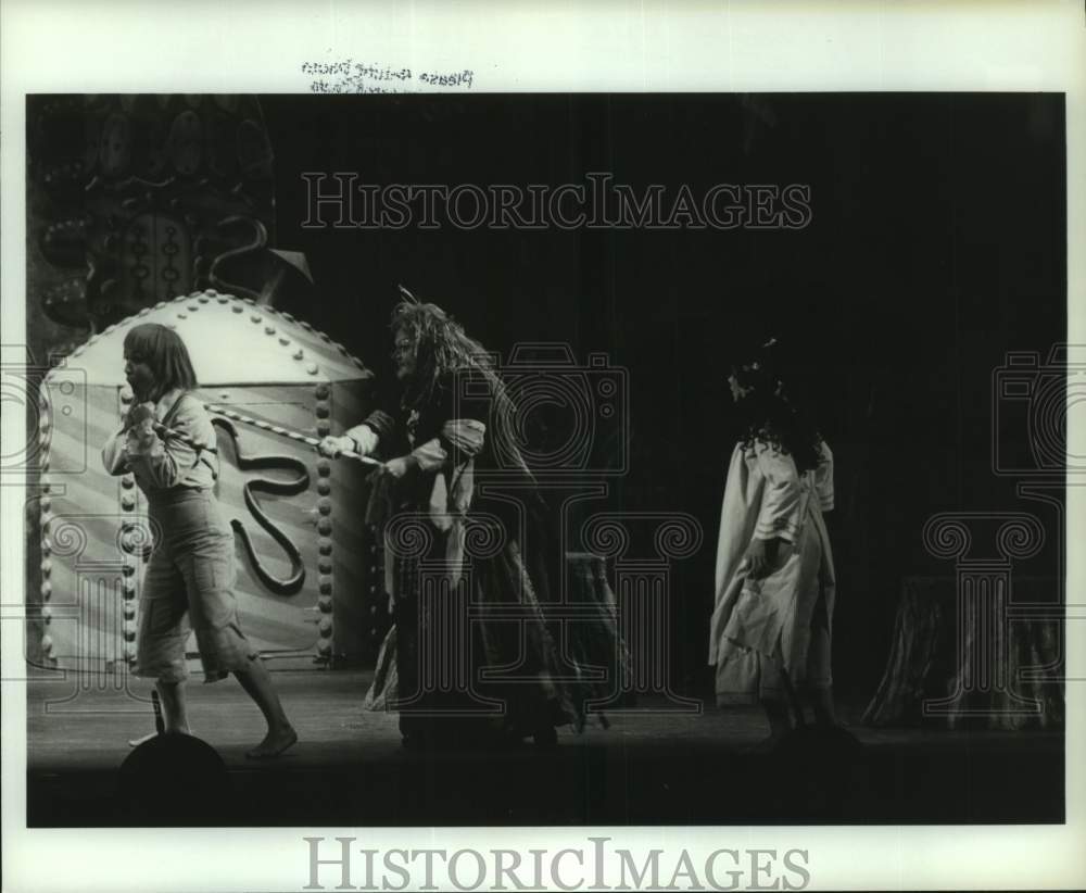 1978 Press Photo Hansel caught in "Hansel and Gretel" - Texas Opera Theater- Historic Images