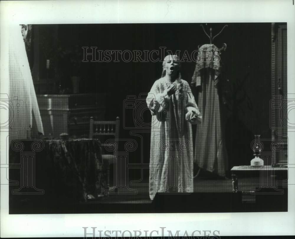 1985 Press Photo Performer Mirella Freni in Scene of Houston Grand Opera- Historic Images