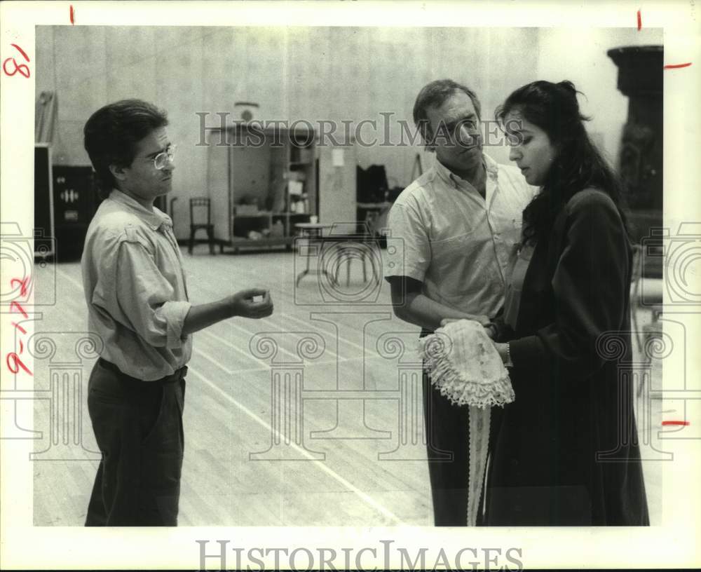 1985 Press Photo Director and Performers in Rehearsal of Houston Grand Opera- Historic Images