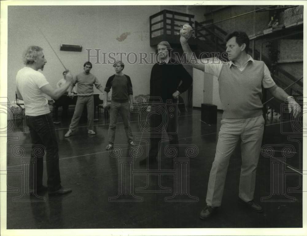 1986 Press Photo Giving Instructions for &quot;Don Giovanni&quot; at Houston Opera House- Historic Images