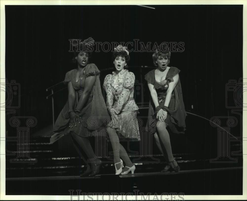 1994 Press Photo Scene from &quot;Hot Mikado&quot; at Theatre Under The Stars, Houston, TX- Historic Images