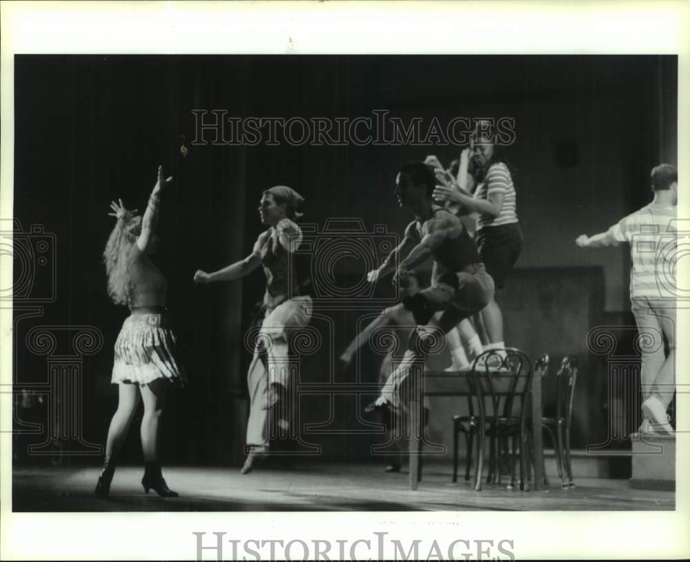 1993 Press Photo Scene from &quot;Fame&quot; at Theatre Under The Stars in Houston, Texas- Historic Images