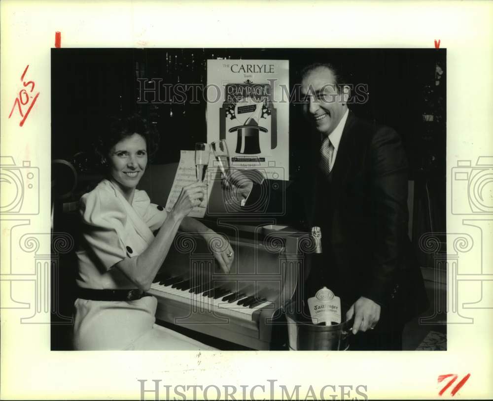 1984 Press Photo Champagne for Texas Opera Theater Revue Premiere in Houston, TX- Historic Images