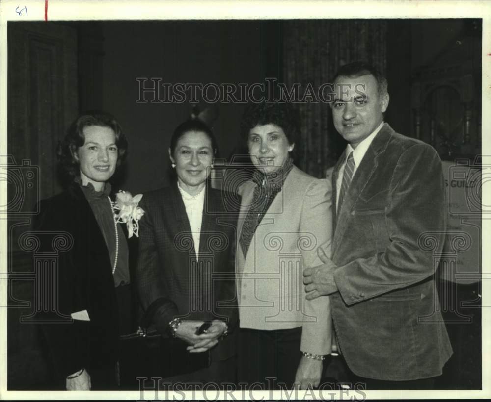 1983 Press Photo Queen Farida of Egypt among guests at Houston theater party- Historic Images