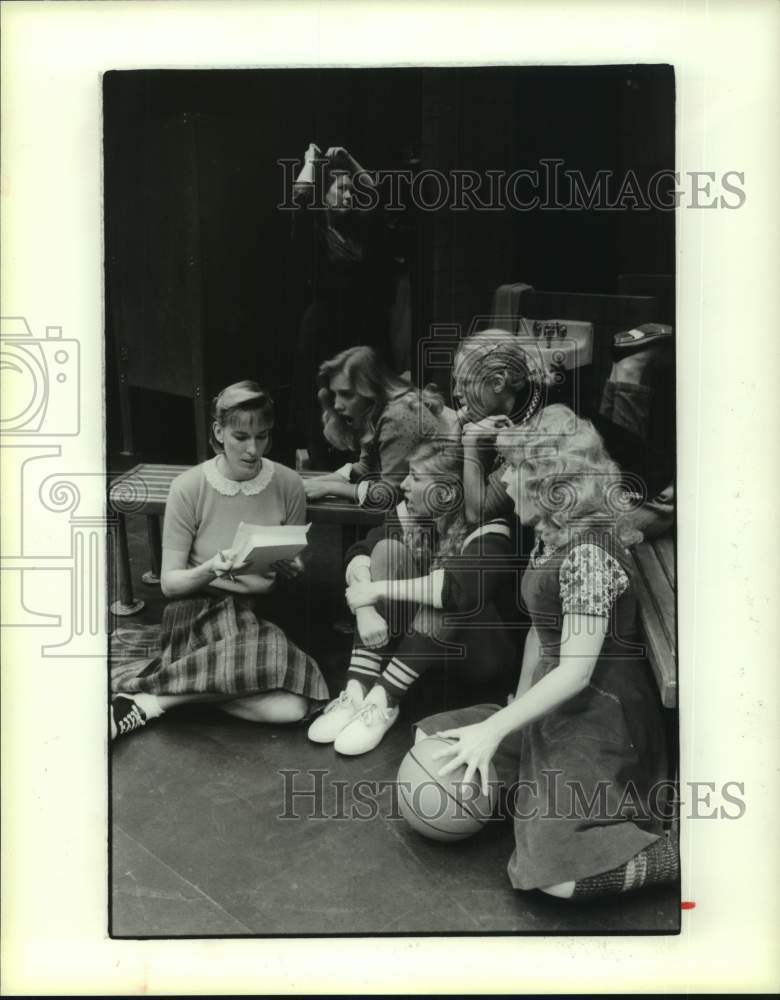 1987 Press Photo Scene From the Comedy &quot;Shooting Stars&quot; in Houston, Texas- Historic Images