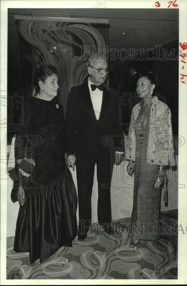 1982 Press Photo Houston &quot;Turandot&quot; underwriters Sara &amp; Ted Georges, Maria McRae- Historic Images