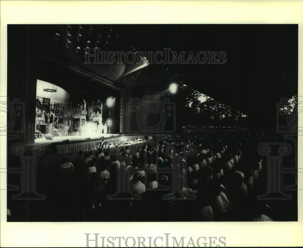 1979 Press Photo Performers and Audience, The Vagabond King, Houston Grand Opera- Historic Images