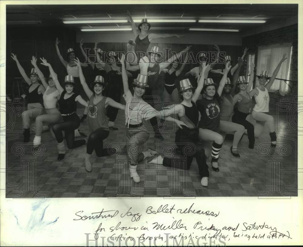 1984 Press Photo Members of the Southwest Jazz Ballet during rehearsal, Houston- Historic Images