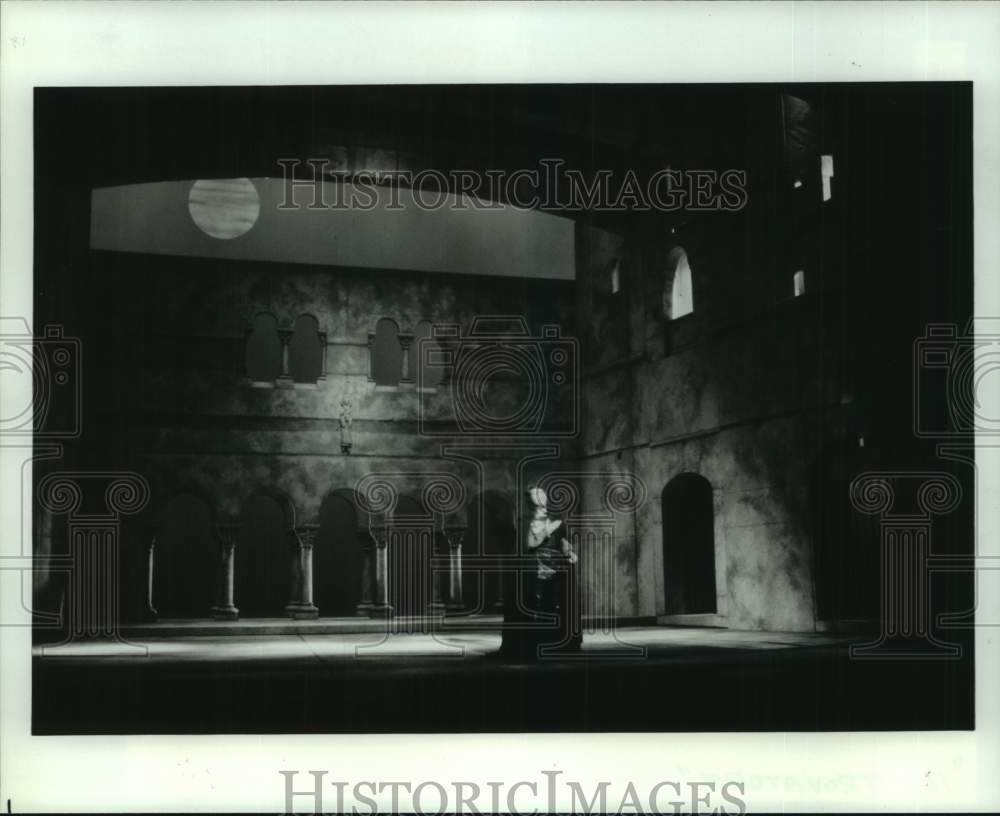 1980 Press Photo Scene from Il Trovatore by Verdi at Houston Grand Opera- Historic Images