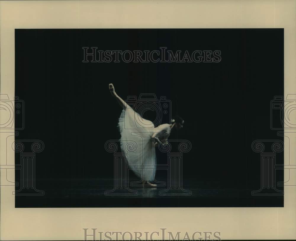 2001 Press Photo Dawn Scannell as &quot;Giselle&quot; - Houston Ballet - hca64267- Historic Images