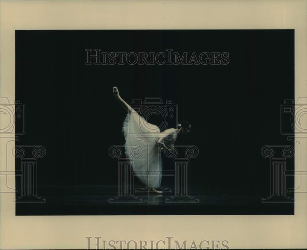 2001 Press Photo Dawn Scannell as "Giselle" - Houston Ballet - hca64267- Historic Images