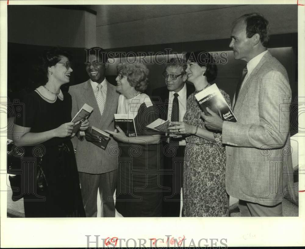 1984 Press Photo Local theater heads visit at Alley Theater in Houston- Historic Images