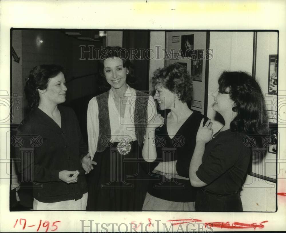 1984 Press Photo Backstage &quot;Crimes of the Heart&quot; - Alley Theater, Houston- Historic Images