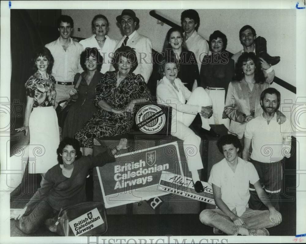 1983 Press Photo Houston&#39;s Nina Vance Alley Theater members leave for trip- Historic Images