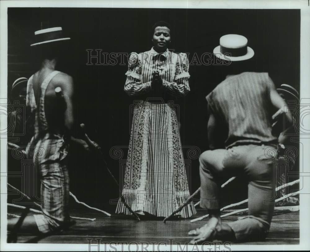 1981 Press Photo Scene From Houston's Grand Opera Production of "Treemonisha"- Historic Images