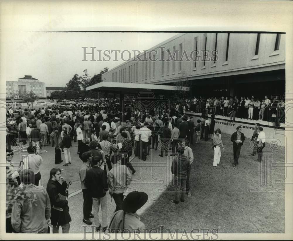 1969 Press Photo Crowd of Students for A Democratic Society in Houston