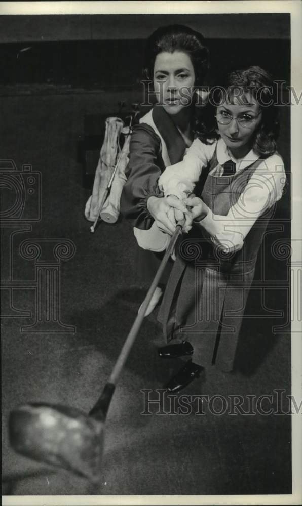 1971 Press Photo Scene from a play at Alley Theater in Houston, Texas