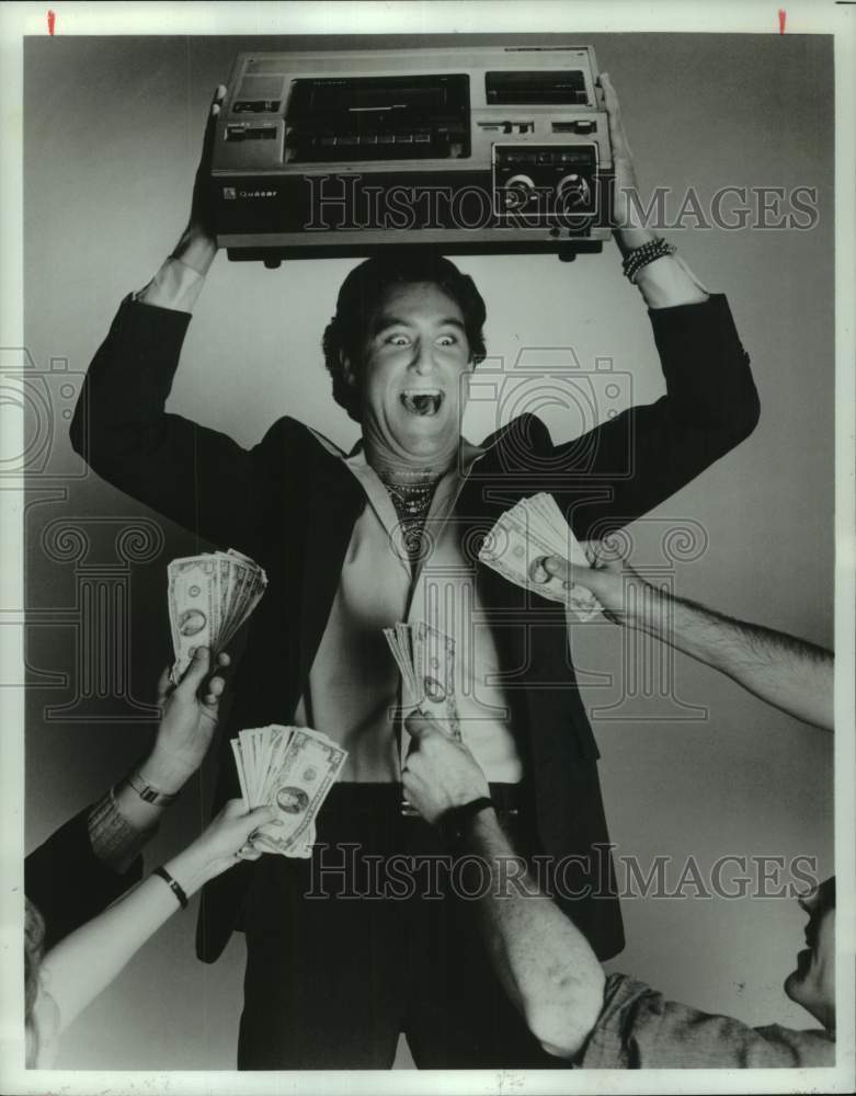 1986 Press Photo Joe McCutcheon stars in "Love Me or Lease Me" in Houston- Historic Images