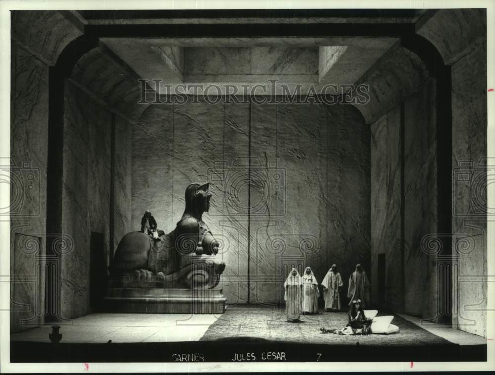 1989 Press Photo Houston Grand Opera's "Julius Caesar" - hca65571- Historic Images