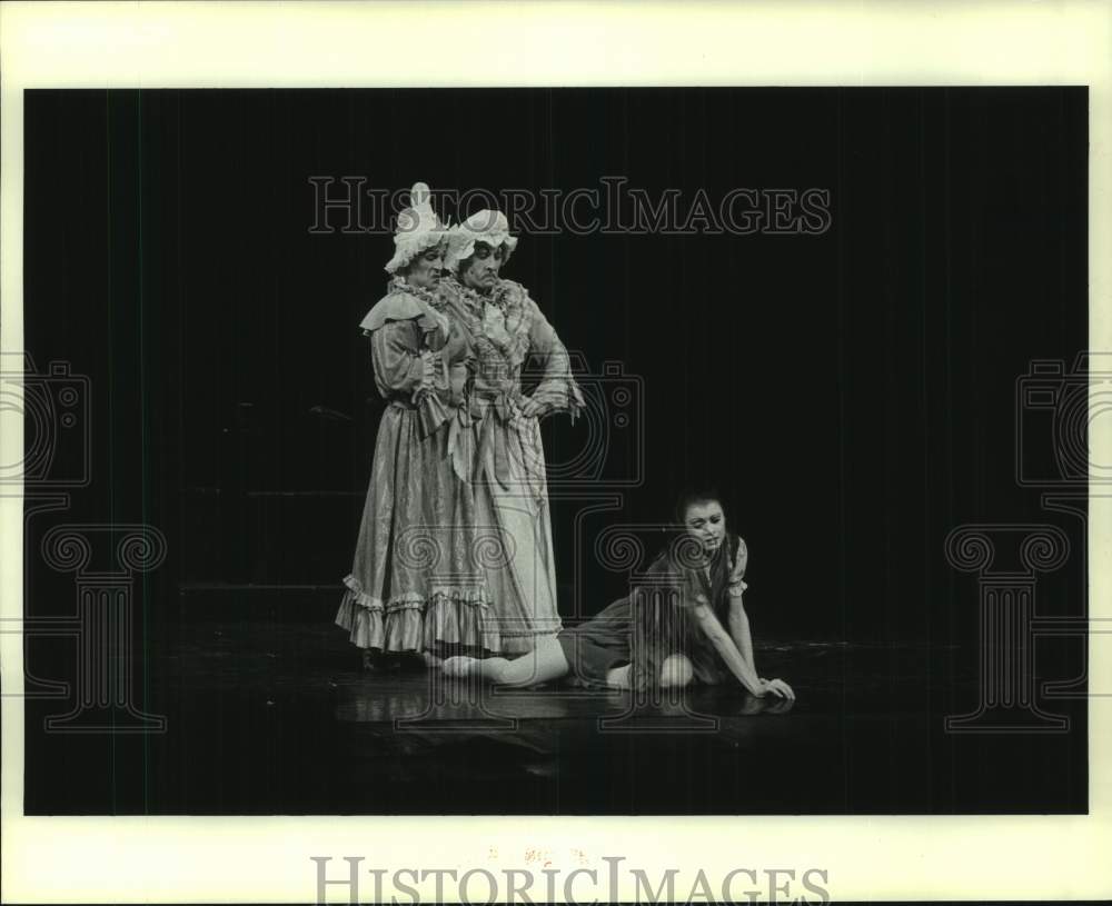 1982 Press Photo Scene from Houston Ballet&#39;s Production of &quot;Cinderella &quot;- Historic Images