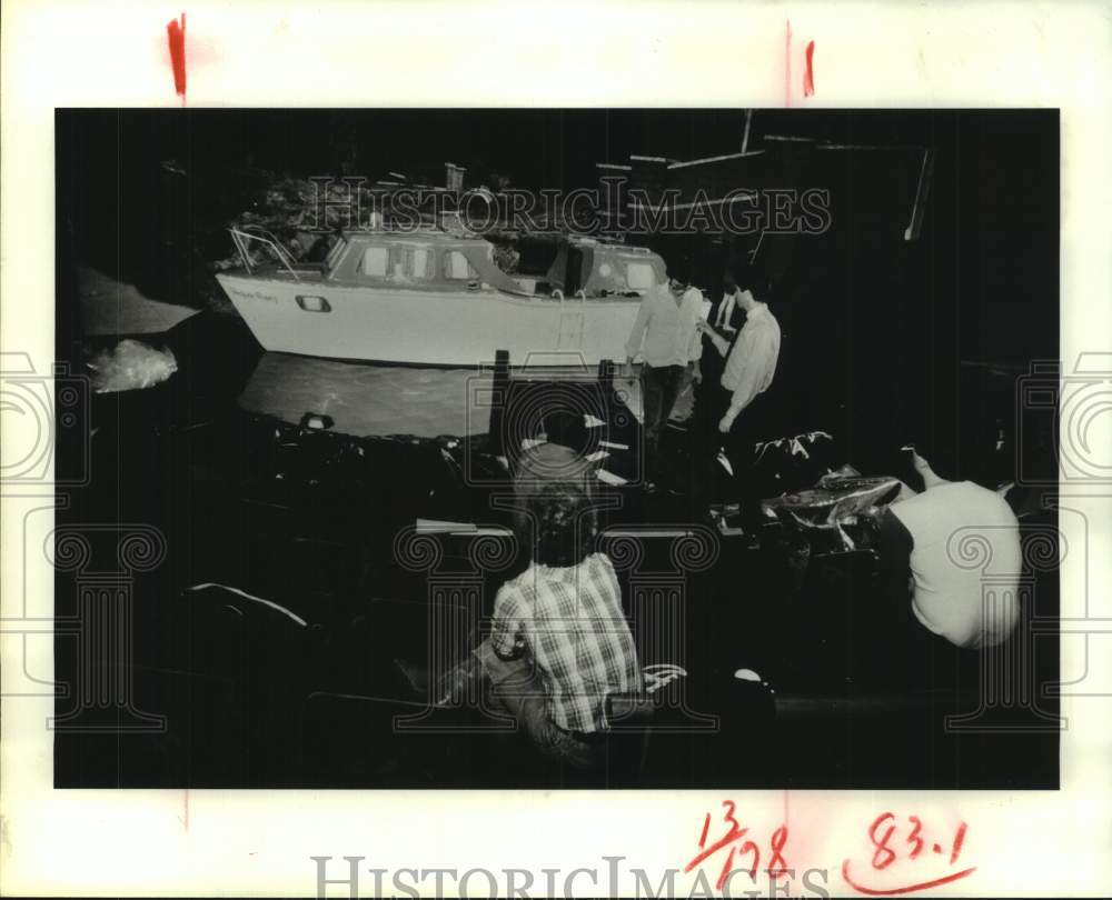 1982 Press Photo Scene from Alley Theater Production "Way Upstream," Houston, TX- Historic Images