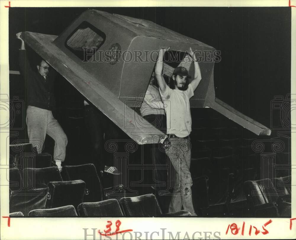 1982 Press Photo Stage Crew Carry Boat for Alley Theater&#39;s Way Upstream, Houston- Historic Images