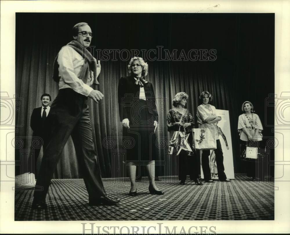 1983 Press Photo Houston Press Club Gridiron show skit - hca66079- Historic Images