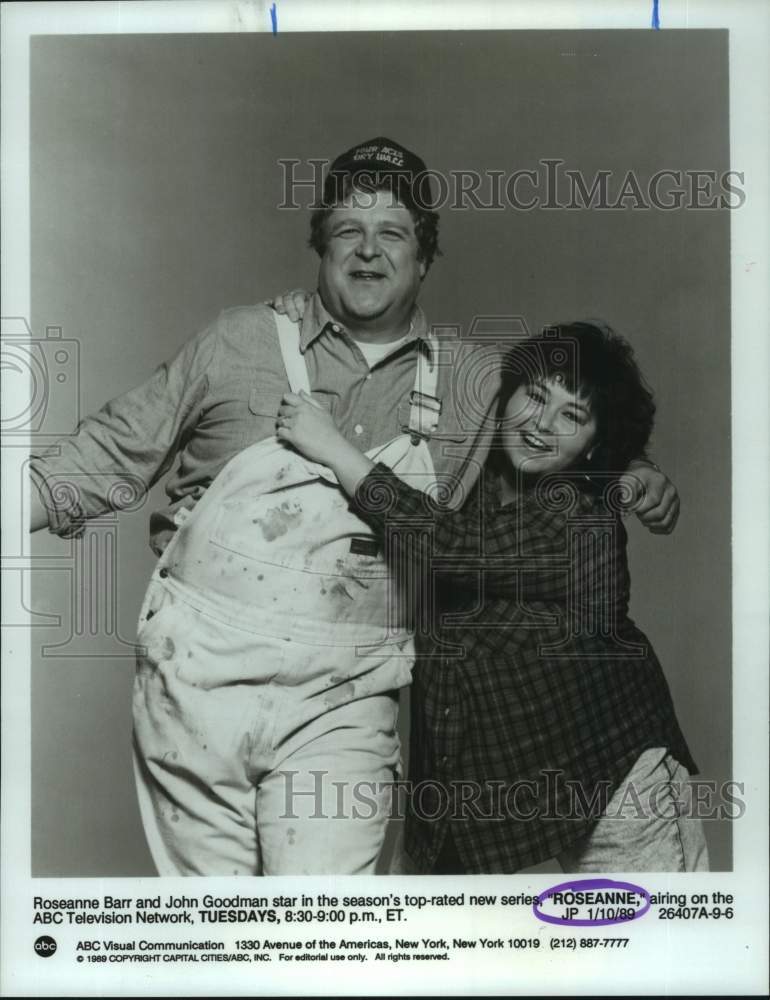 1989 Press Photo Roseanne Barr and John Goodman star in TV series &quot;Roseanne&quot;- Historic Images