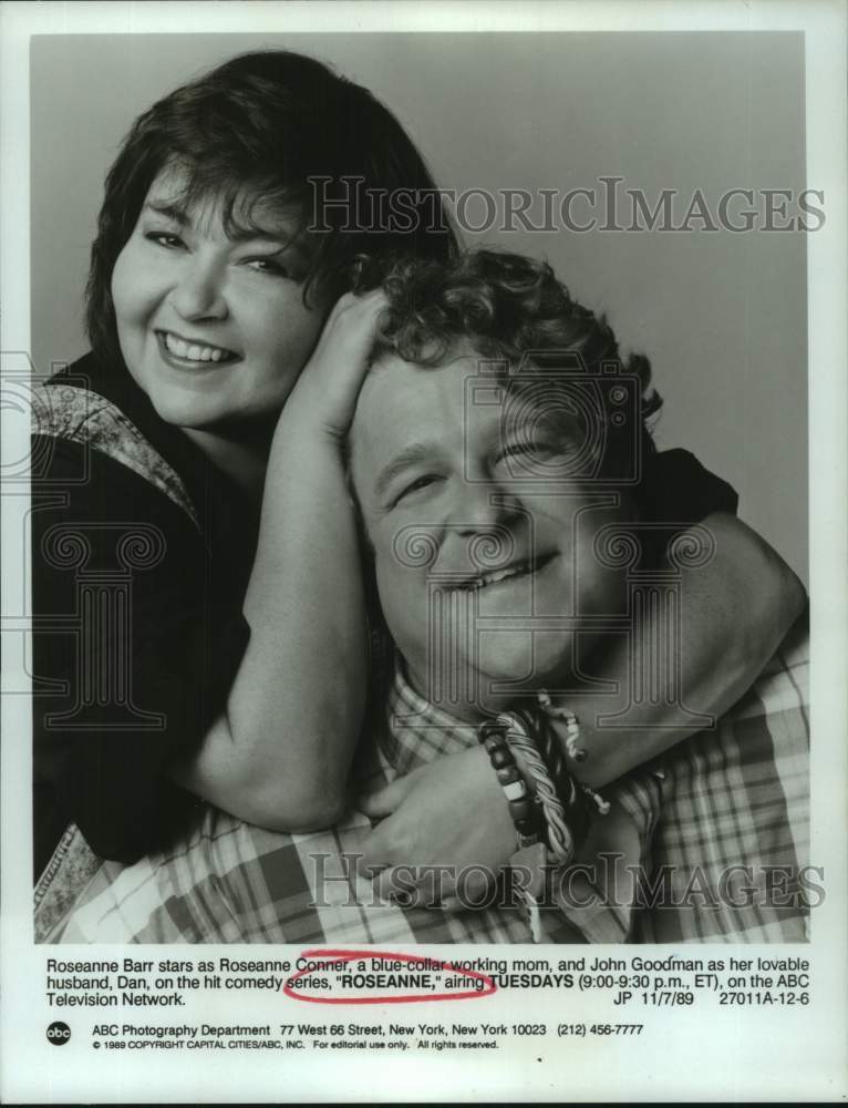 1989 Press Photo Roseanne Barr &amp; John Goodman star in ABC-TV&#39;s comedy &quot;Roseanne&quot;- Historic Images