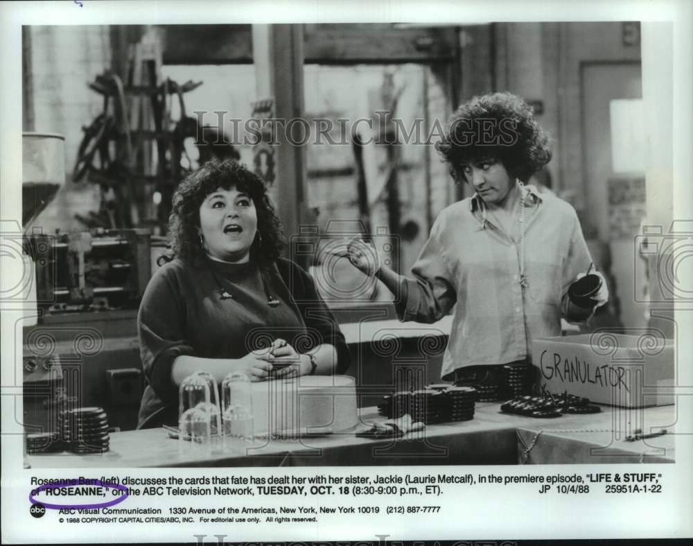 1988 Press Photo Roseanne Barr and Laurie Metcalf on TV comedy series &quot;Roseanne&quot;- Historic Images